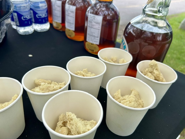Bannock samples with maple syrup
